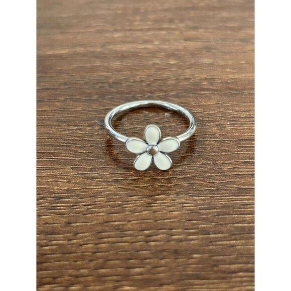 Pandora Flower Ring - Picture 3 of 11